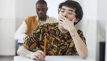Teenagers Still Can’t Get Enough Sleep. Florida’s 2026 Law and the Science of Later School Starts